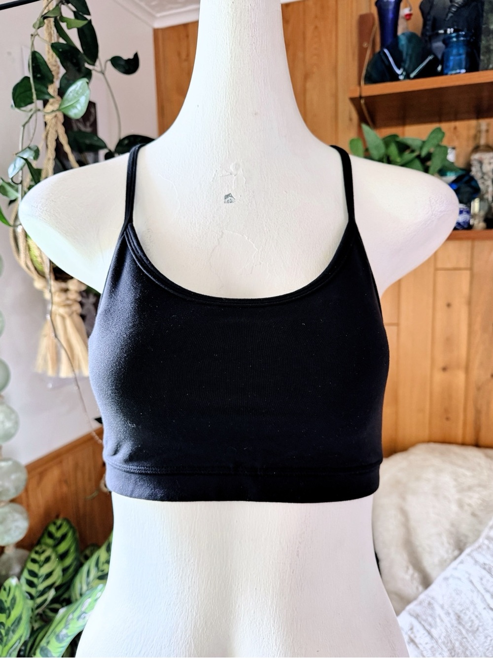 Lululemon Black Strappy Y-Back Mesh Sports Bra Size 4 EUC